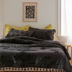 Urban Outfitters King Comforter and 2 Shams